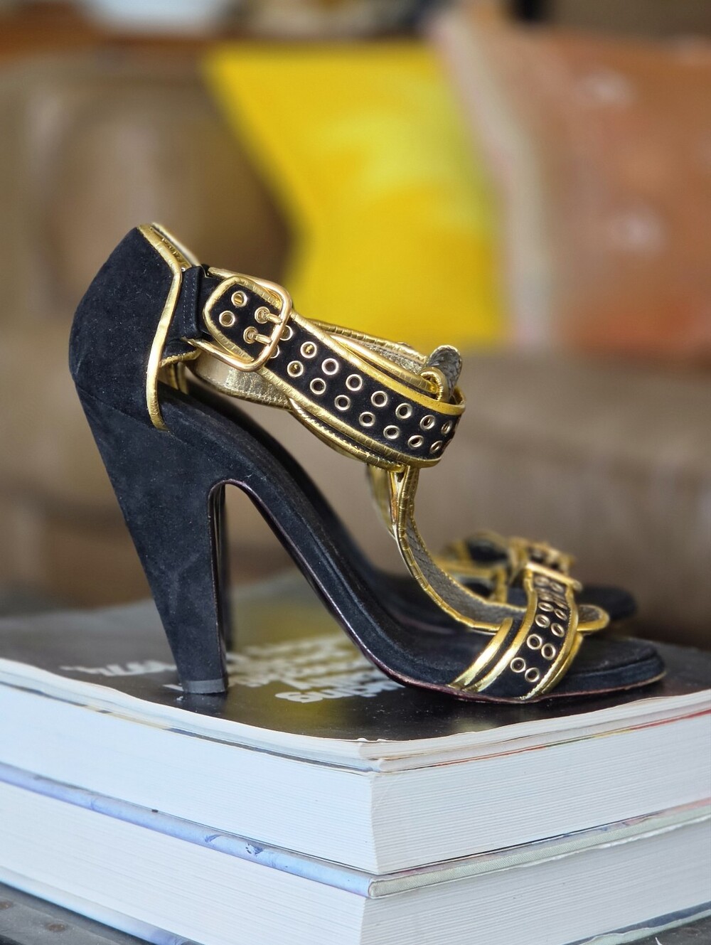 Giuseppe Zanotti Black and Gold Strappy Heel Sandals EU 39 LIKE NEW